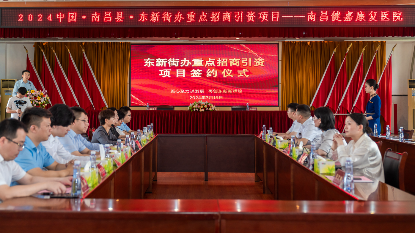 领导扒开我奶罩吸我奶头视频