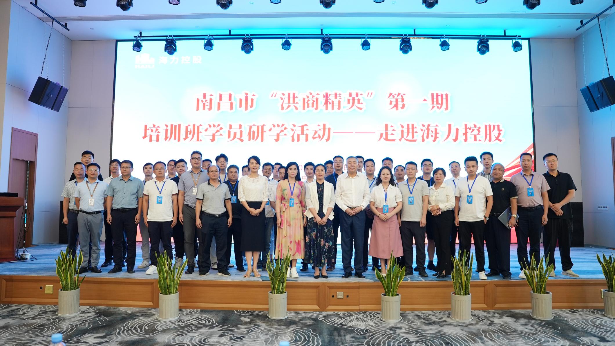 领导扒开我奶罩吸我奶头视频