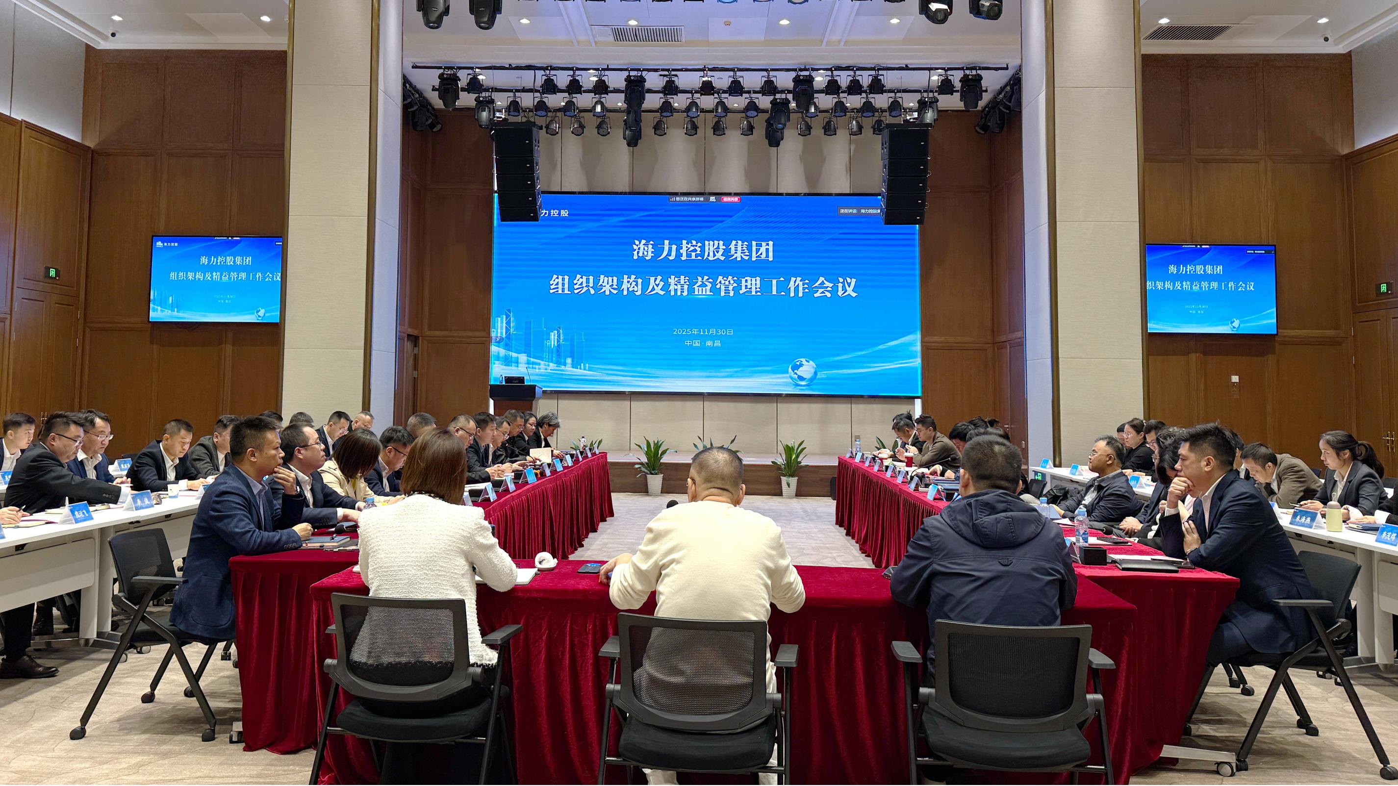 领导扒开我奶罩吸我奶头视频